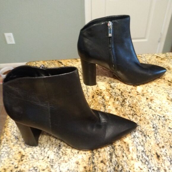 Marc Fisher LTD LUNNO Pointed Toe Block Heel Ankle Boot Size: 8M - Picture 3 of 14